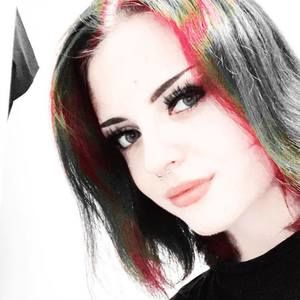 Meet your Posher, Evelyn